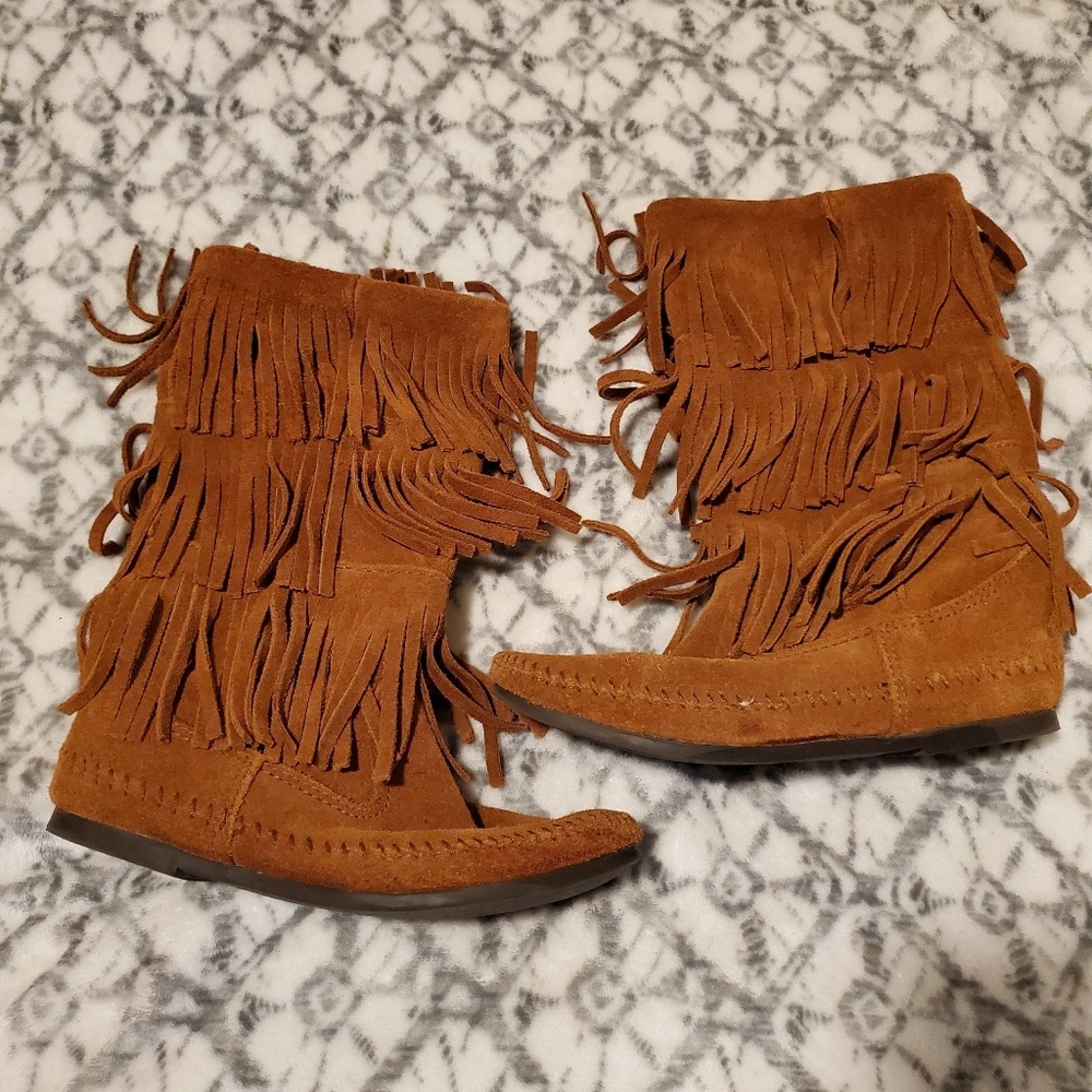 Fringe boots